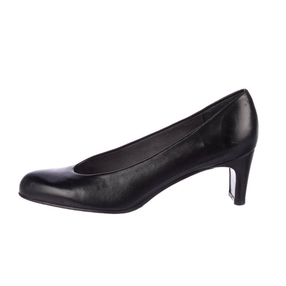 Stuart Weitzman Black Leather Pumps
